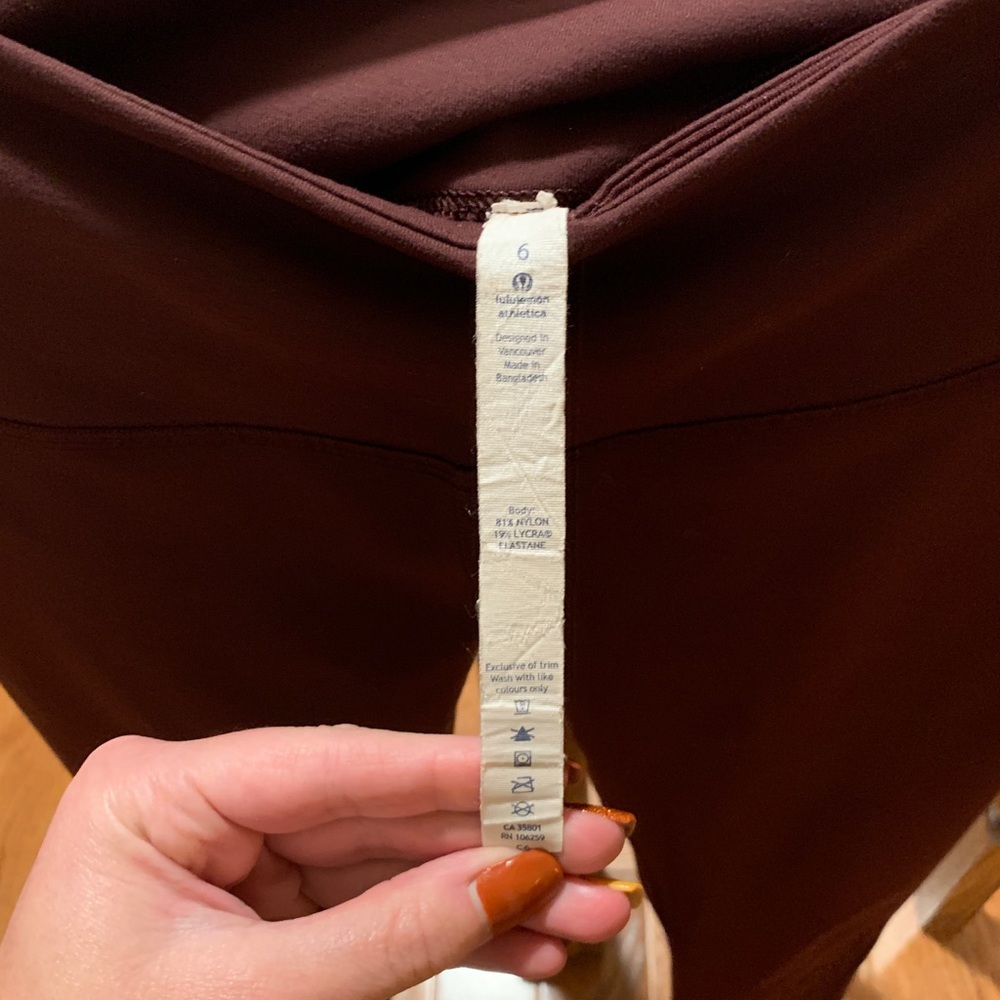 Lululemon Yoga Crop Leggings - Picture 5 of 9